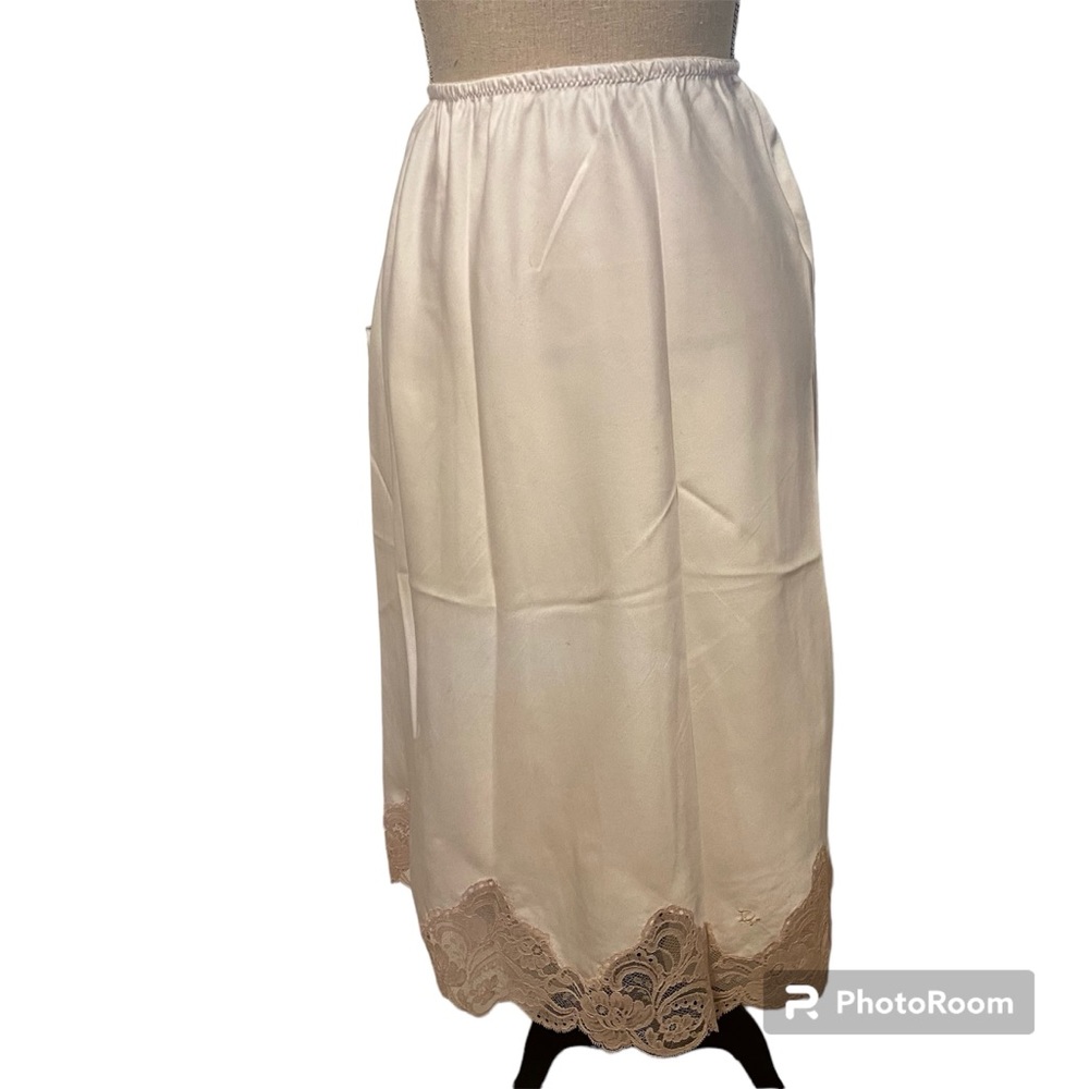 CHRISTIAN DIOR INTIMATES HALF SLIP CREAM TAN LACE VINTAGE USA LUXURY SIZE S